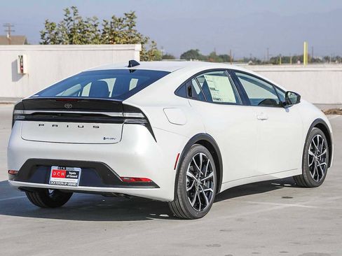 New 2026 Toyota Prius Plug-In Hybrid image 5