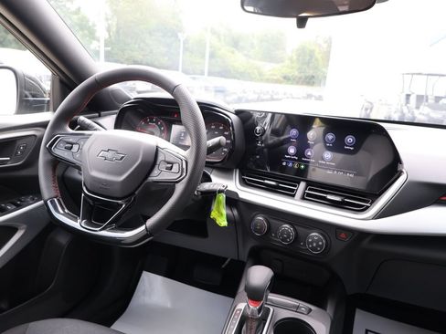 New 2026 Chevrolet Trax RS w/ Sunroof Package FWD image 25