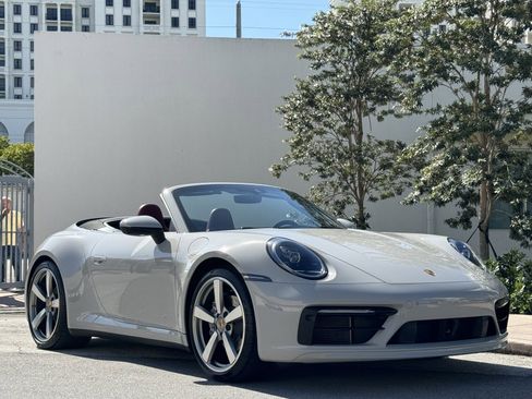Used 2021 Porsche 911 Carrera RWD image 5