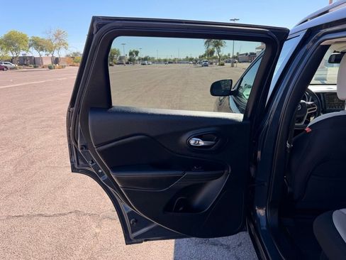 Used 2017 Jeep Cherokee 75th Anniversary image 23