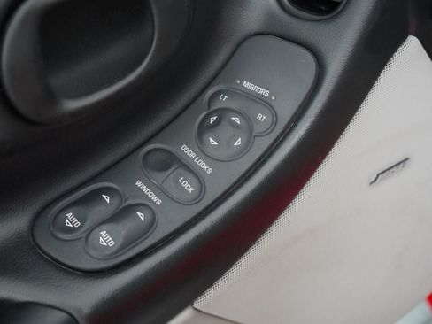 Used 2000 Chevrolet Corvette Coupe RWD image 22