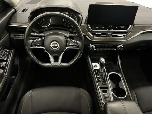 Used 2023 Nissan Altima 2.5 SV w/ SV Premium Package FWD image 15