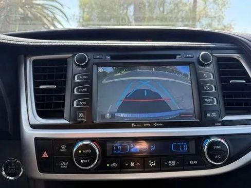 Used 2017 Toyota Highlander Limited Platinum w/ Carpet Mat Package FWD image 28