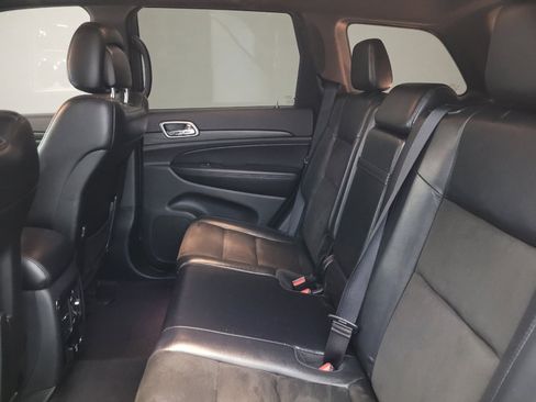Used 2019 Jeep Grand Cherokee Altitude image 18
