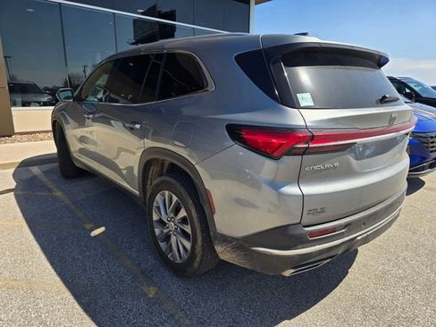 Used 2025 Buick Enclave Preferred w/ Power Package image 5