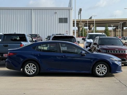 Used 2025 Toyota Camry LE FWD image 3