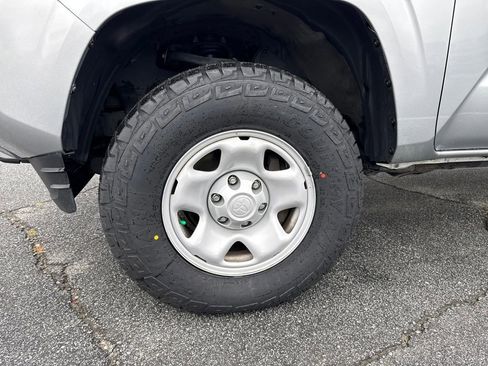 Used 2022 Toyota Tacoma SR image 35