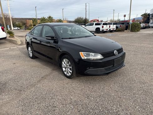 Used 2011 Volkswagen Jetta SE image 3