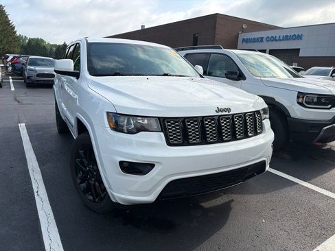 Used 2021 Jeep Grand Cherokee Laredo X AWD/4WD image 5