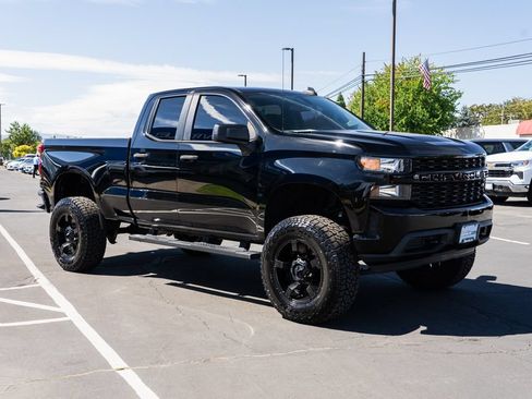 Used 2019 Chevrolet Silverado 1500 Custom w/ Custom Value Package AWD/4WD image 5