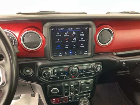 Used 2022 Jeep Wrangler Unlimited Rubicon w/ Cold Weather Group AWD/4WD image 18