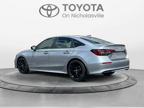 Used 2025 Honda Civic Sport image 3