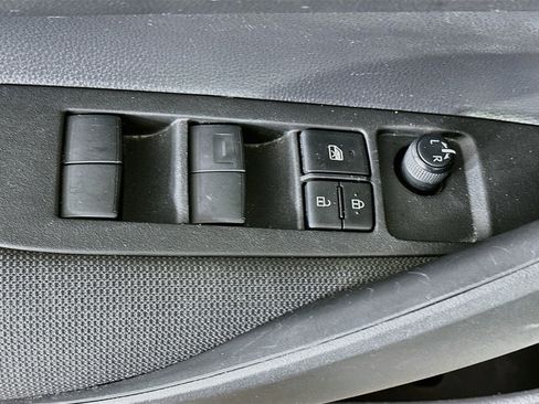 Used 2025 Toyota Corolla LE w/ Convenience Package FWD image 15