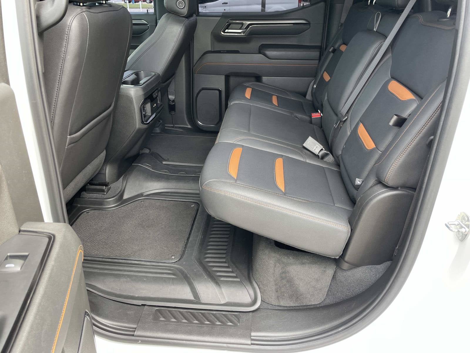 Used 2023 GMC Sierra 1500 AT4 w/ AT4 Premium Package AWD/4WD image 12
