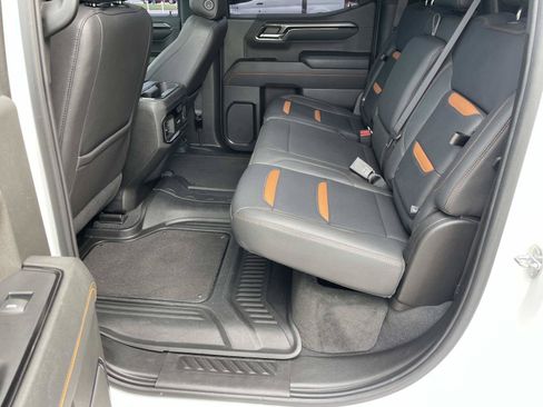Used 2023 GMC Sierra 1500 AT4 w/ AT4 Premium Package AWD/4WD image 12