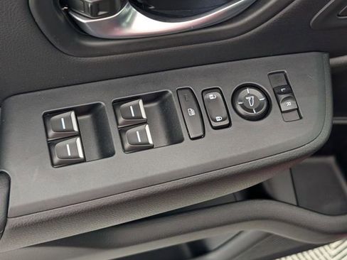 Used 2025 Honda Pilot Touring image 12