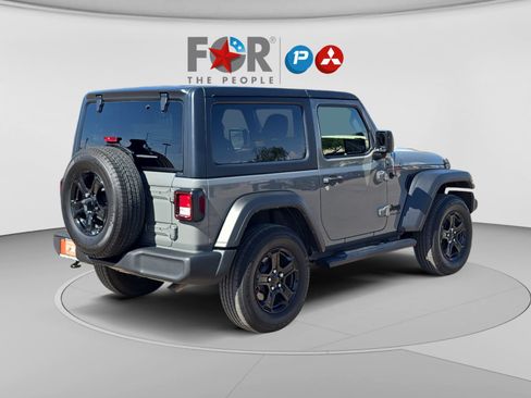 Used 2022 Jeep Wrangler Sport AWD/4WD image 5