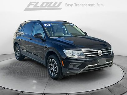 Used 2019 Volkswagen Tiguan SE w/ Panoramic Sunroof Package