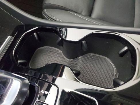 Certified 2025 Volvo XC40 B5 Plus image 34