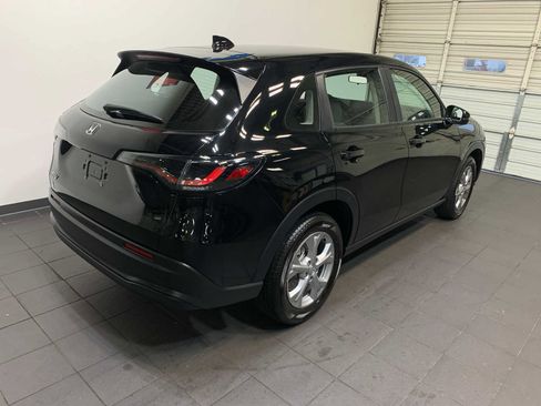 Used 2025 Honda HR-V LX image 3