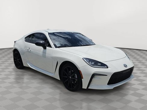 Used 2025 Toyota GR86 Premium RWD image 2