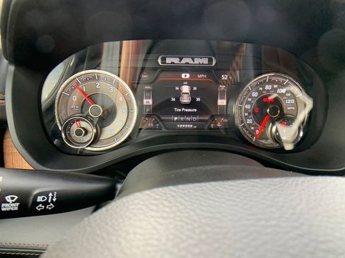 Used 2022 RAM 1500 Limited w/ Body Color Bumper Group image 17