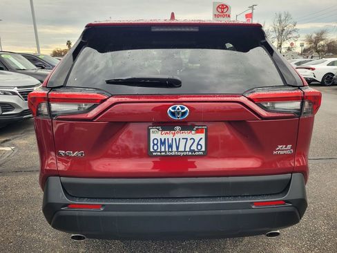 Used 2020 Toyota RAV4 XLE w/ Convenience Package image 5