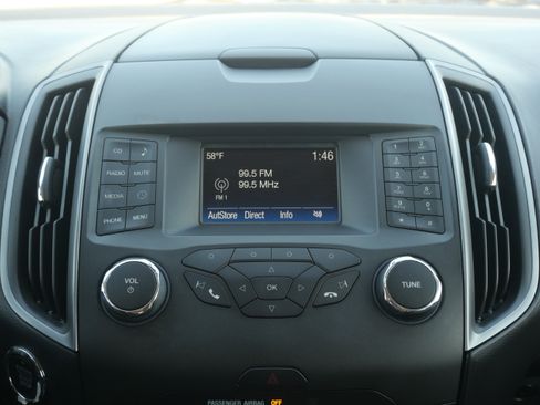 Used 2018 Ford Edge SE image 14