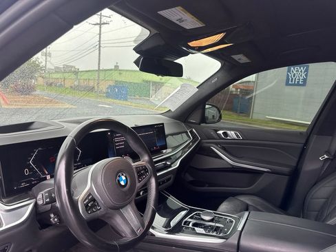 Used 2023 BMW X7 xDrive40i w/ M Sport Package AWD/4WD image 9