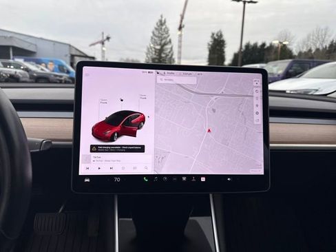 Used 2018 Tesla Model 3 Long Range image 19
