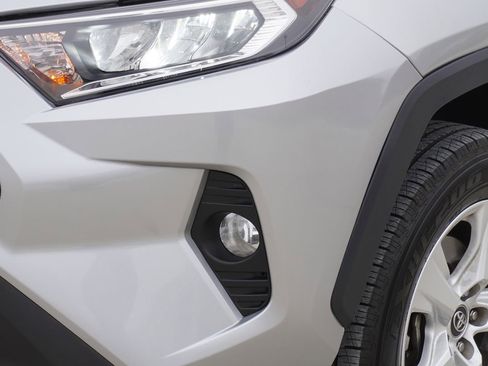 Used 2021 Toyota RAV4 XLE image 2