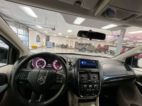 Used 2012 Dodge Grand Caravan SXT image 15