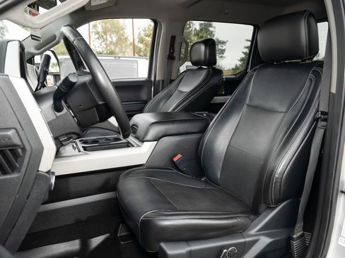 Used 2019 Ford F350 Lariat image 26