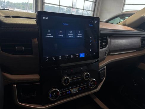 Used 2024 Ford Expedition Limited image 26