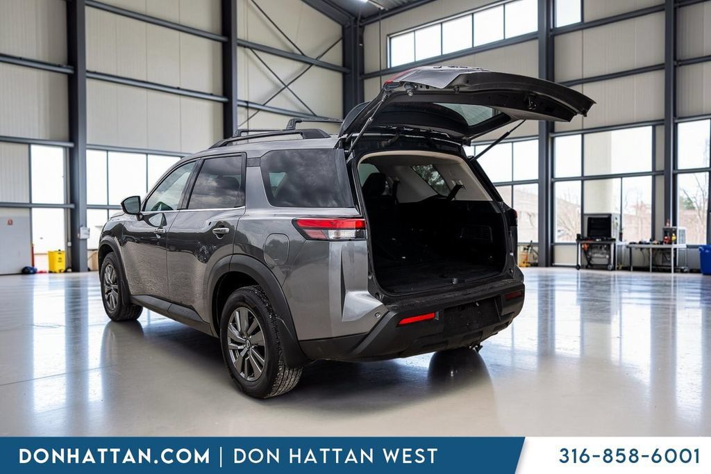 Used 2022 Nissan Pathfinder SV FWD image 30