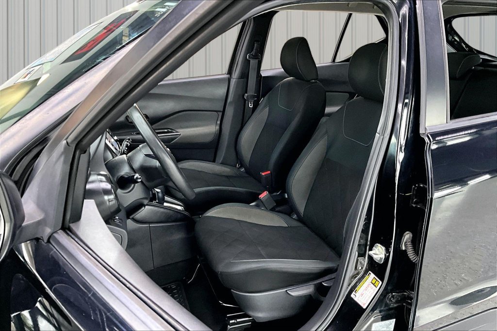 Used 2019 Nissan Kicks S FWD image 19