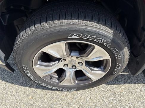 Used 2021 RAM 1500 Laramie AWD/4WD image 9