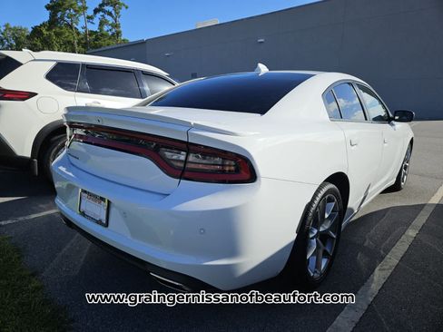 Used 2020 Dodge Charger SXT w/ Plus Group RWD image 10