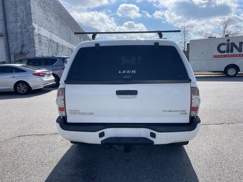 Used 2015 Toyota Tacoma PreRunner w/ TRD Sport Package image 3