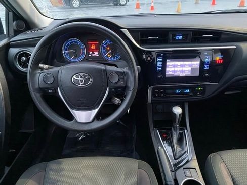 Used 2019 Toyota Corolla LE image 9