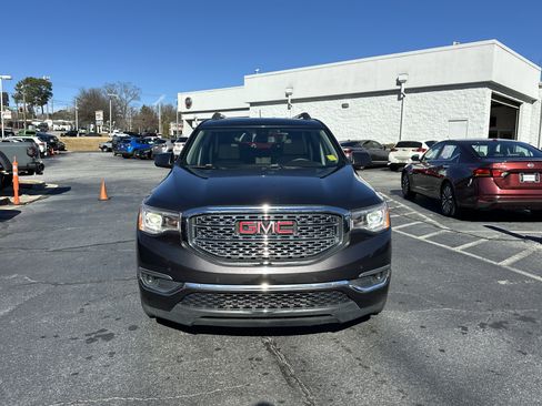 Used 2017 GMC Acadia Denali image 4