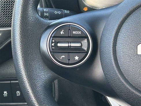 Used 2023 Kia Soul LX image 19