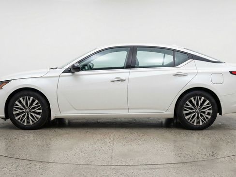 Used 2025 Nissan Altima 2.5 SV image 5