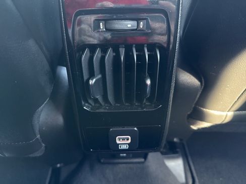 Used 2023 Jeep Compass Latitude w/ Sun and Sound Group AWD/4WD image 17