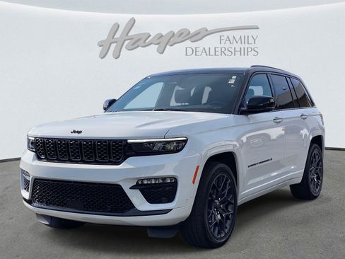 New 2025 Jeep Grand Cherokee Summit image 15