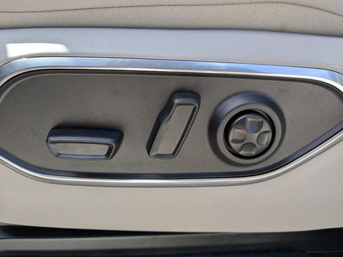 New 2026 Jeep Grand Wagoneer L 4WD w/ Premium Group I image 22