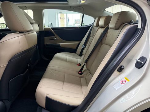 Used 2019 Lexus ES 350 w/ Accessory Package 2 FWD image 13