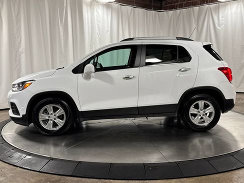 Used 2018 Chevrolet Trax LT w/ LT Convenience Package FWD image 8