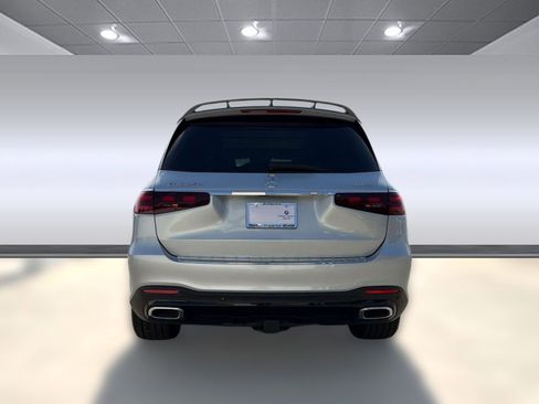 Used 2024 Mercedes-Benz GLS 450 4MATIC image 10