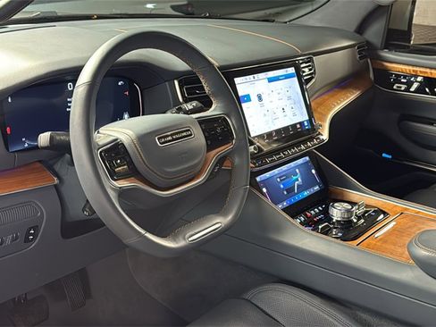 Used 2022 Jeep Grand Wagoneer Series II image 29